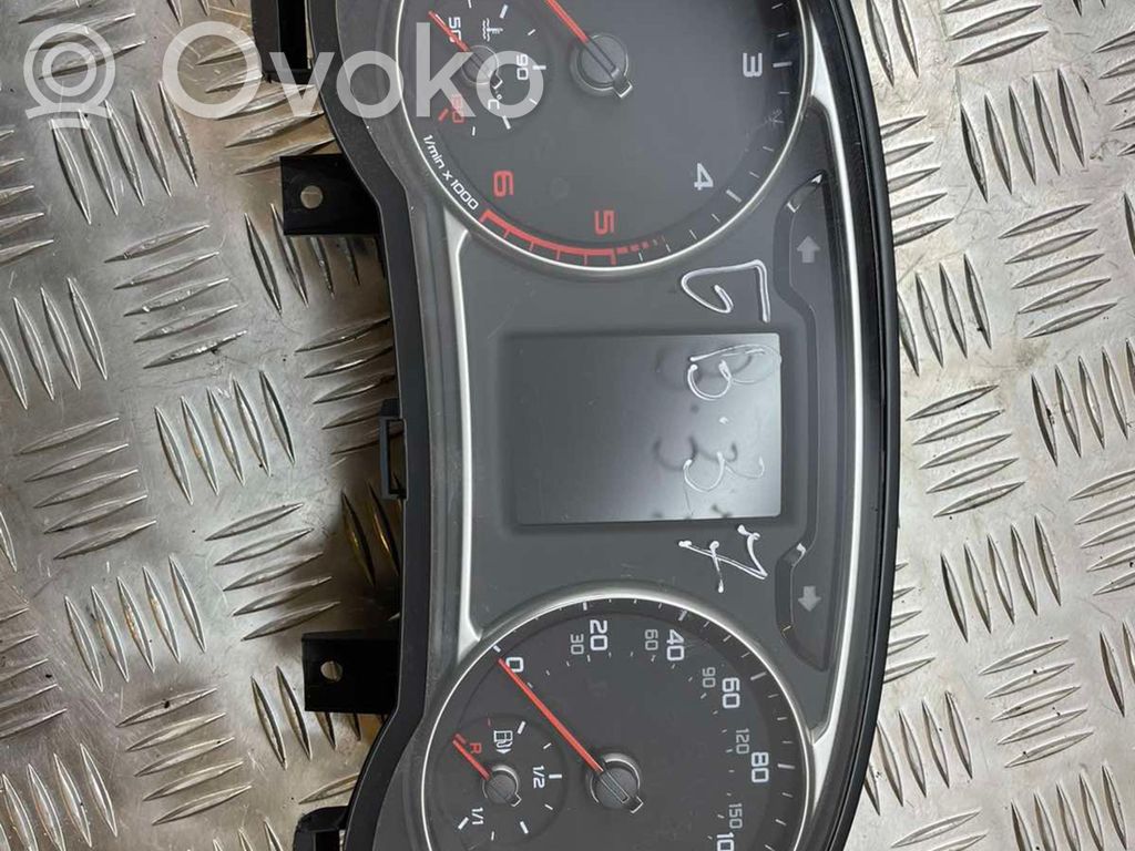 Audi A1 Speedometer (instrument cluster) 