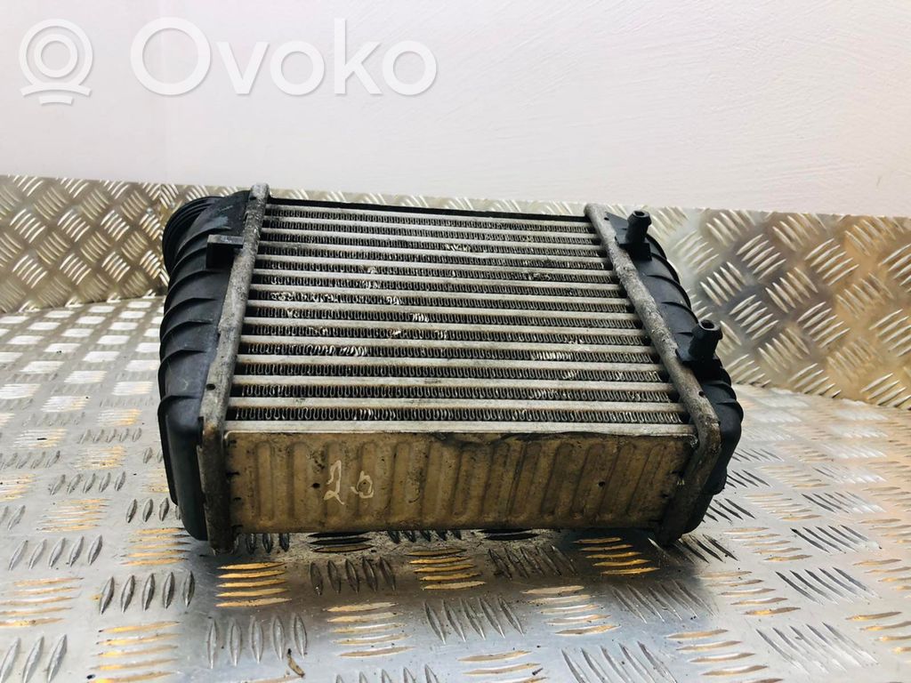 Volkswagen PASSAT B5.5 Interkūlerio radiatorius 