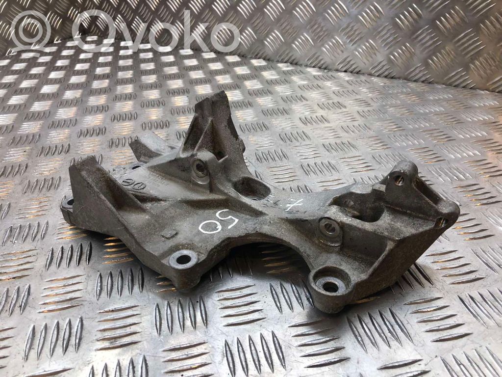 Skoda Roomster (5J) Engine mounting bracket 