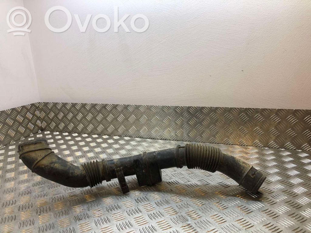 BMW 3 E90 E91 Ilmanoton letku 