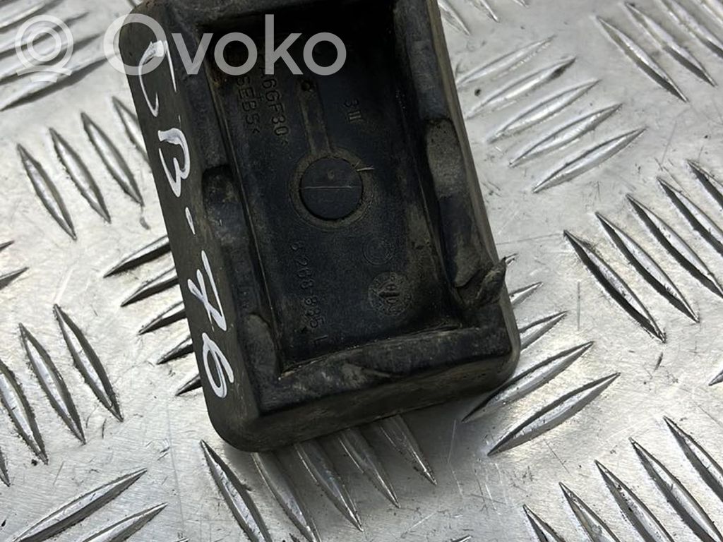 Jacking socket point   8268885