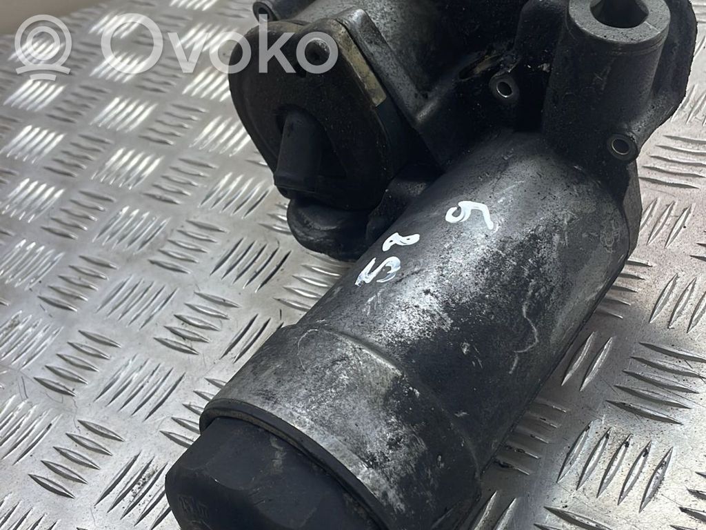 Audi A4 S4 B6 8E 8H Oil filter mounting bracket 