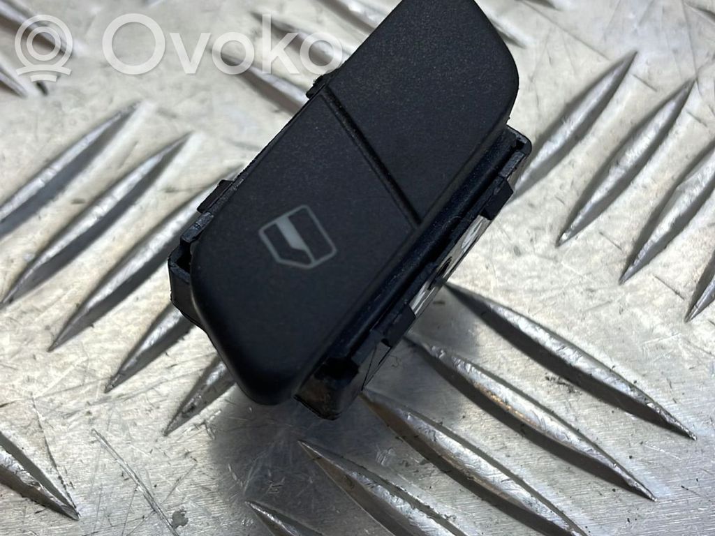 Volkswagen Polo IV 9N3 Electric window control switch 