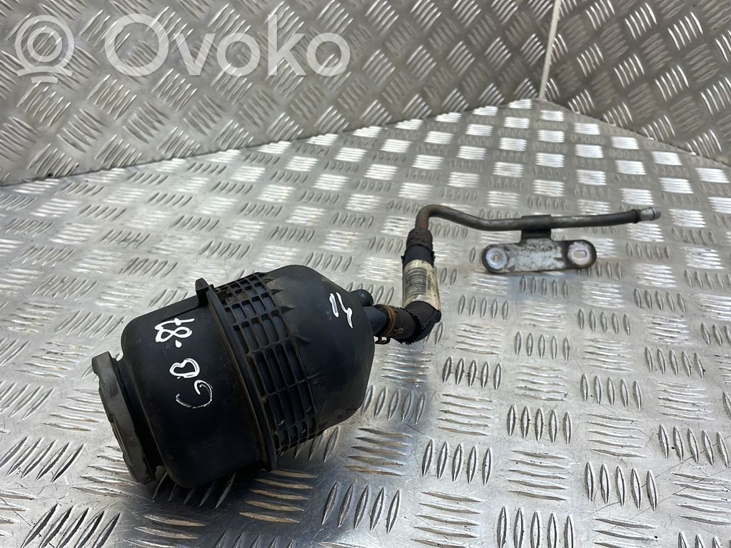 Audi A5 8T 8F Ohjaustehostimen nestesäiliö 