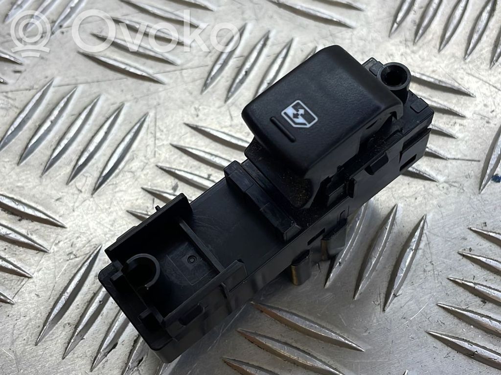 Subaru Forester SJ Electric window control switch 