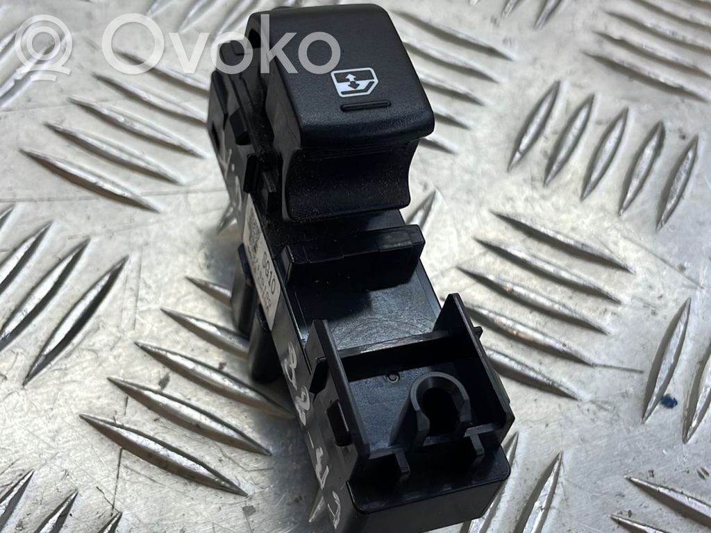 Subaru Forester SJ Electric window control switch 