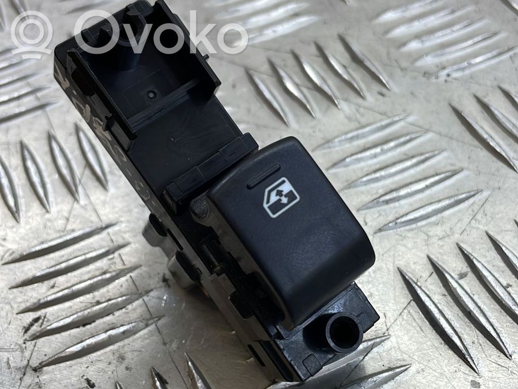 Subaru Forester SJ Electric window control switch 