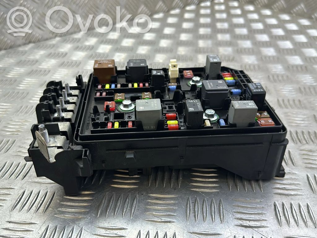 Opel Astra K Fuse box set 