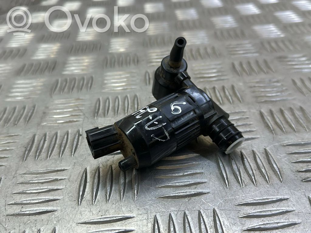 Ford Mondeo MK V Windscreen/windshield washer pump 