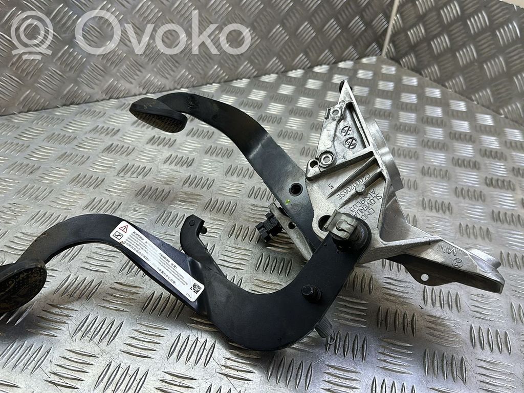 Mini Cooper Countryman R60 Clutch pedal 