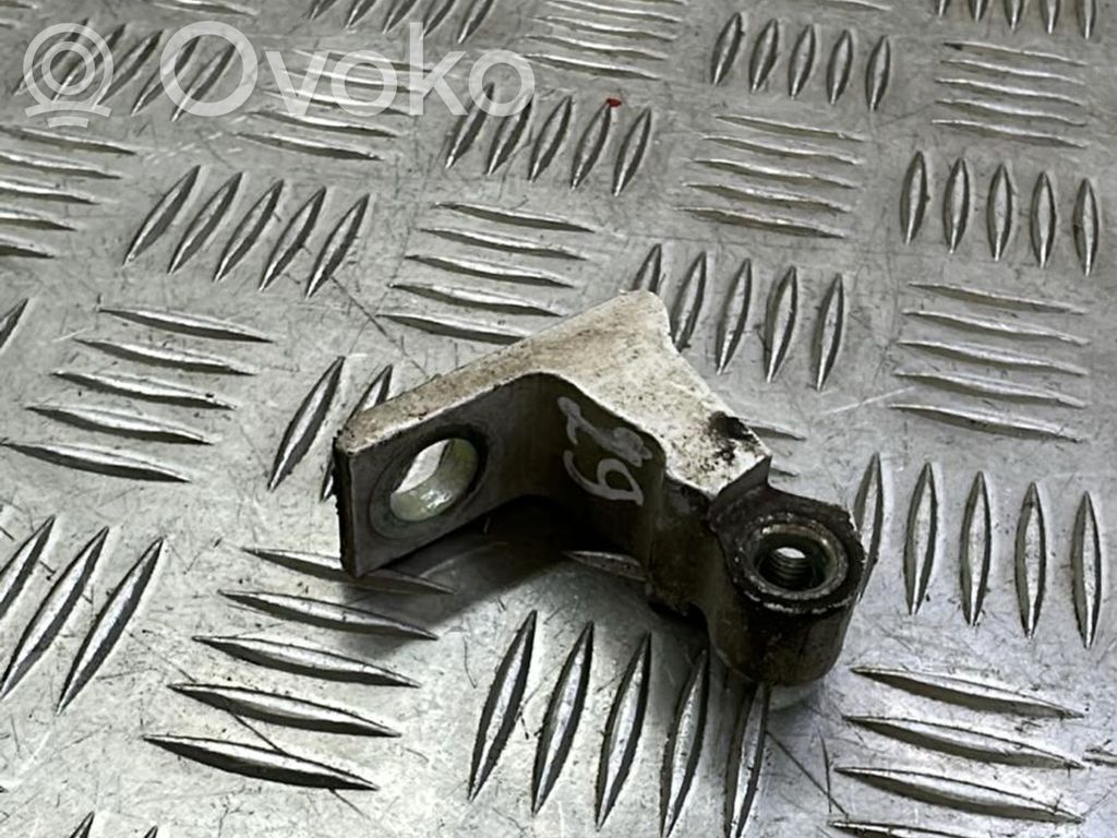 Skoda Octavia Mk3 (5E) Front door lower hinge 