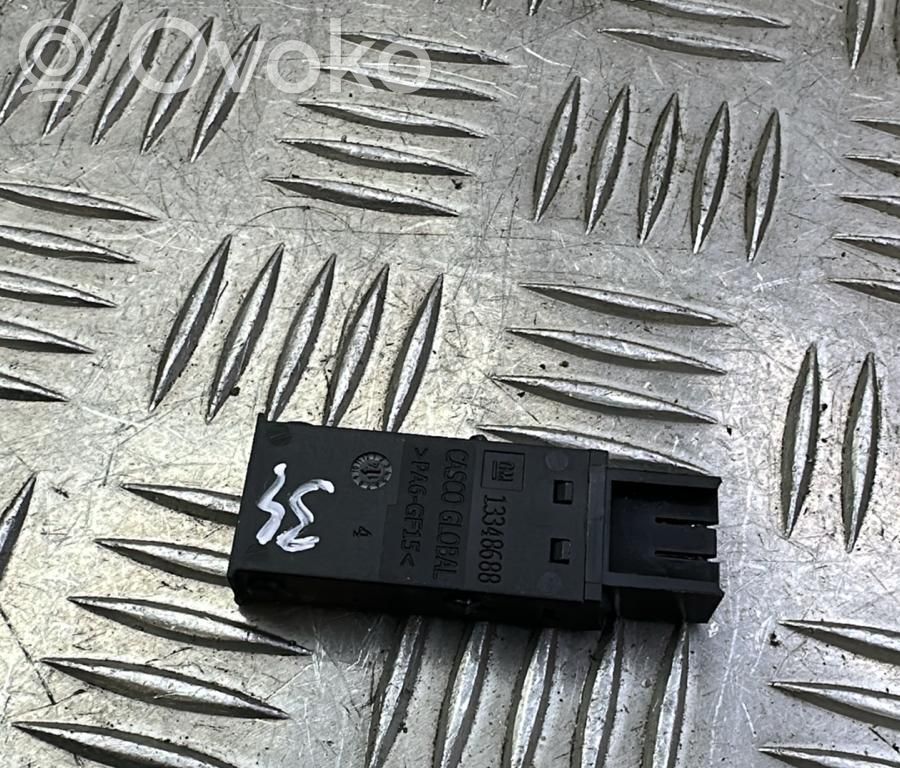 Opel Astra J USB socket connector 
