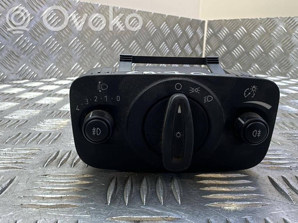 Ford Kuga II Light switch 