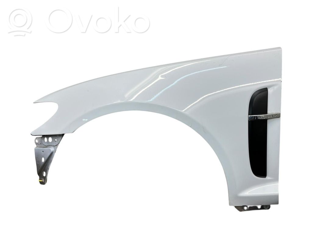 Jaguar XF Sparnas 