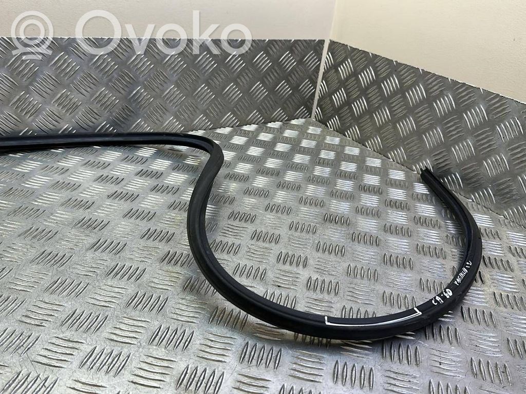 Volvo S90, V90 Engine compartment rubber 