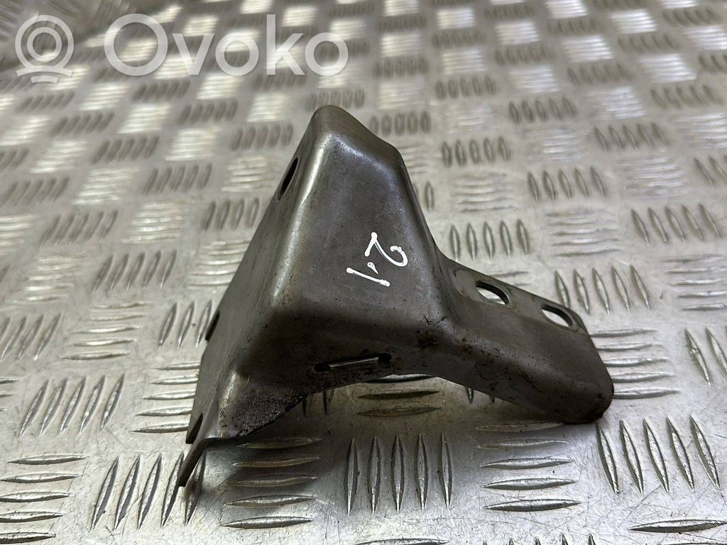 Nissan Qashqai Engine mounting bracket 