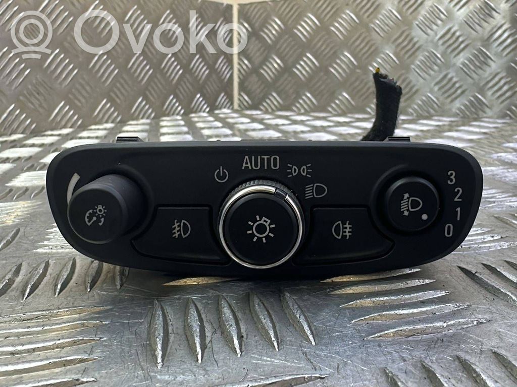 Opel Mokka Headlight level height control switch 