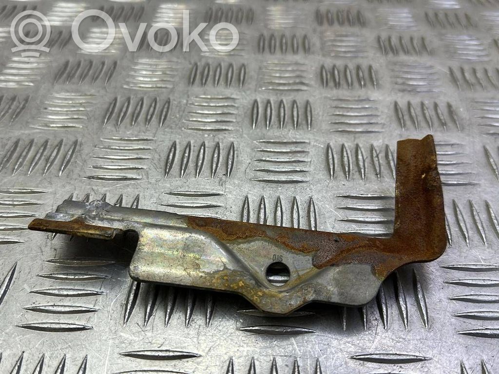 Battery bracket