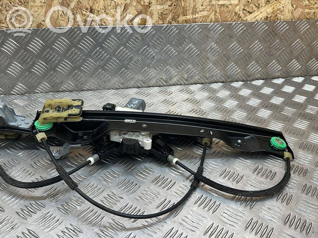 Ford Focus Regulador de puerta delantera con motor 