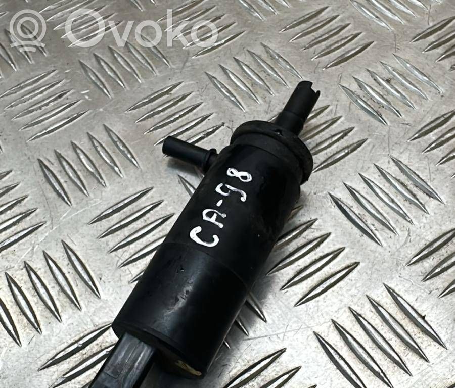 Chevrolet Captiva Windscreen/windshield washer pump 