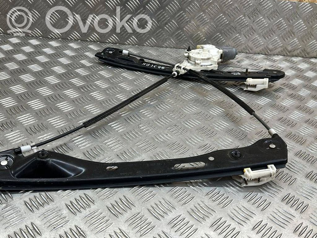 BMW 1 E81 E87 Front door window regulator with motor 