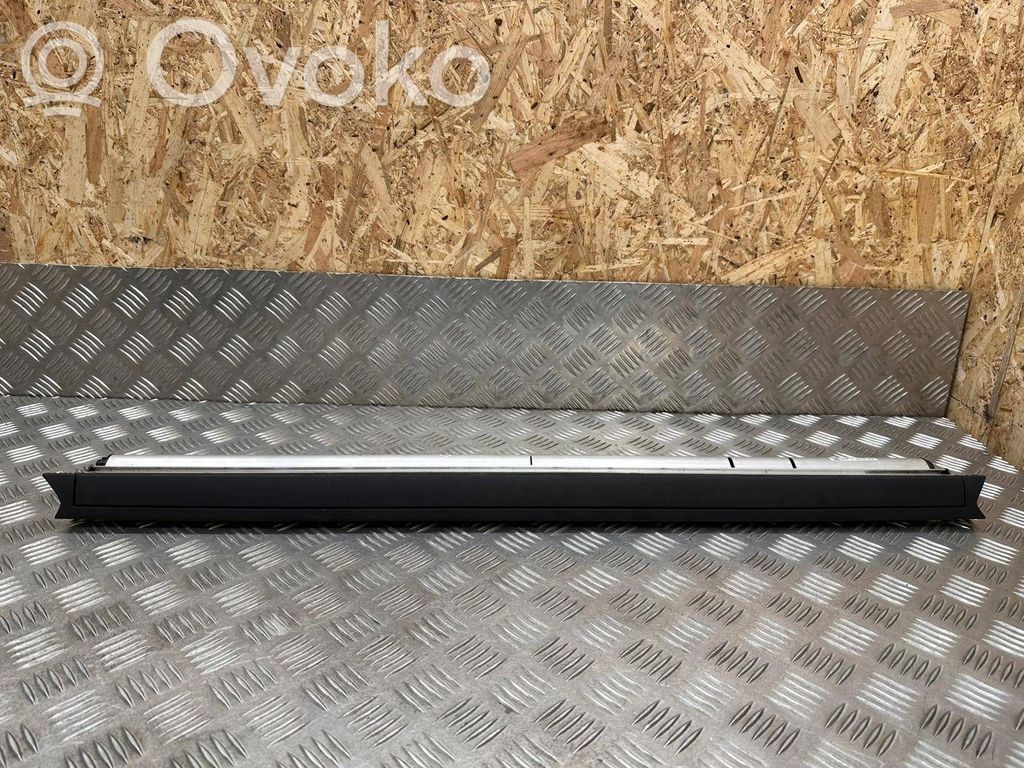Audi A8 S8 D5 Zasłona przeciwsłoneczna / Zasłona szyby drzwi tylnych 