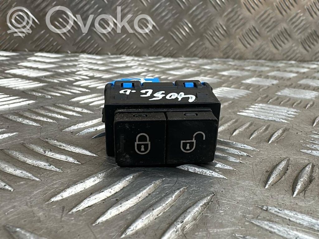 Central locking switch button   CPLA14017AC