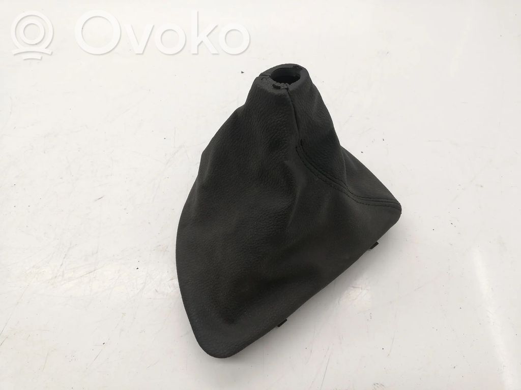 BMW 1 E81 E87 Pavarų perjungimo svirties apdaila (plastikinė) 
