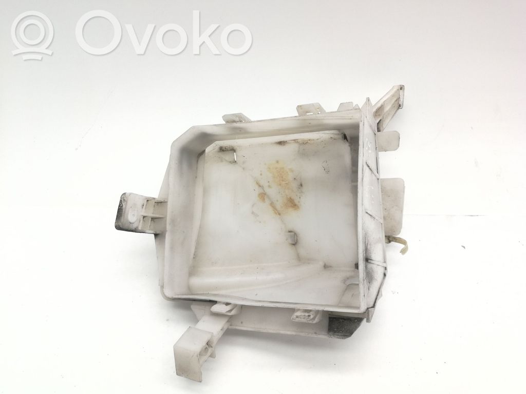 Nissan Note (E11) Other engine bay part 