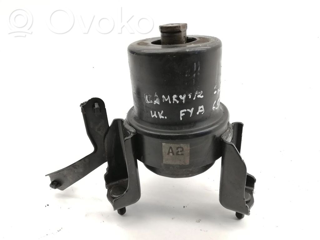 Engine mount bracket