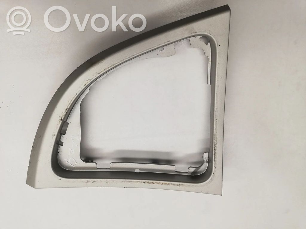 BMW 1 E81 E87 Pavarų perjungimo svirties apdaila (plastikinė) 