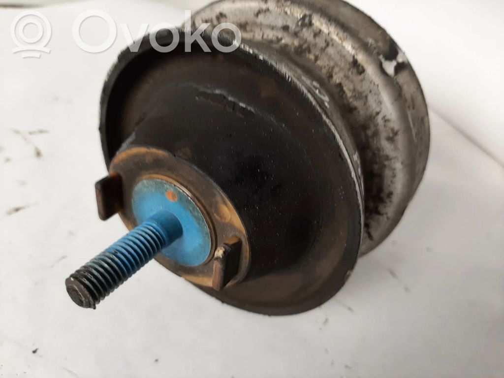 Audi A6 S6 C6 4F Engine mount bracket 