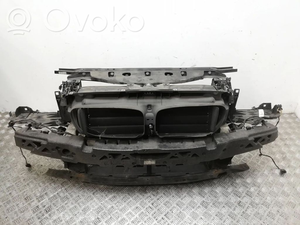 BMW 5 F10 F11 Pas przedni 