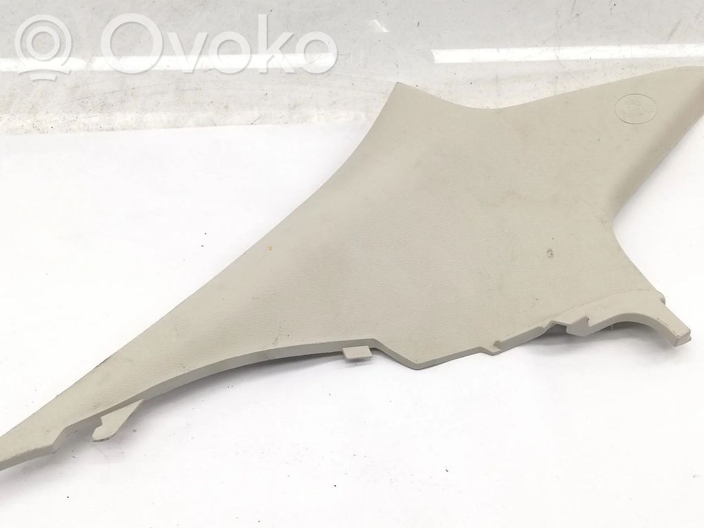 Osłona środkowa słupka / C   EK2600,304383