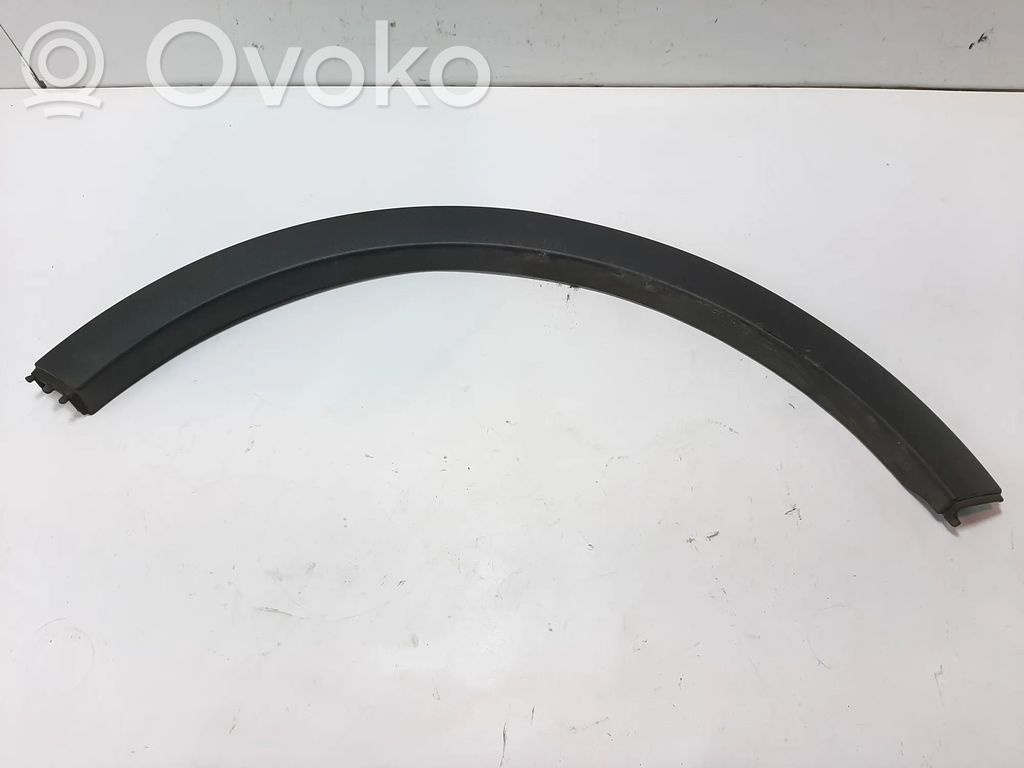 Ford Kuga I Moldura de la aleta trasera 