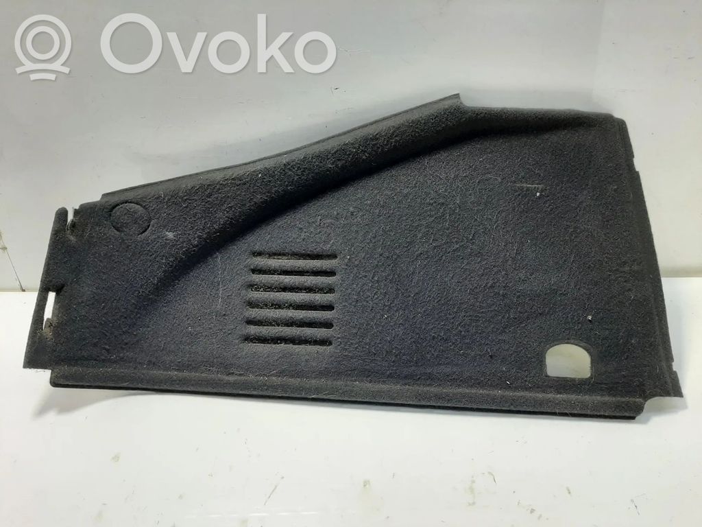 Audi TT TTS Mk2 Boczek / Tapicerka / bagażnika 