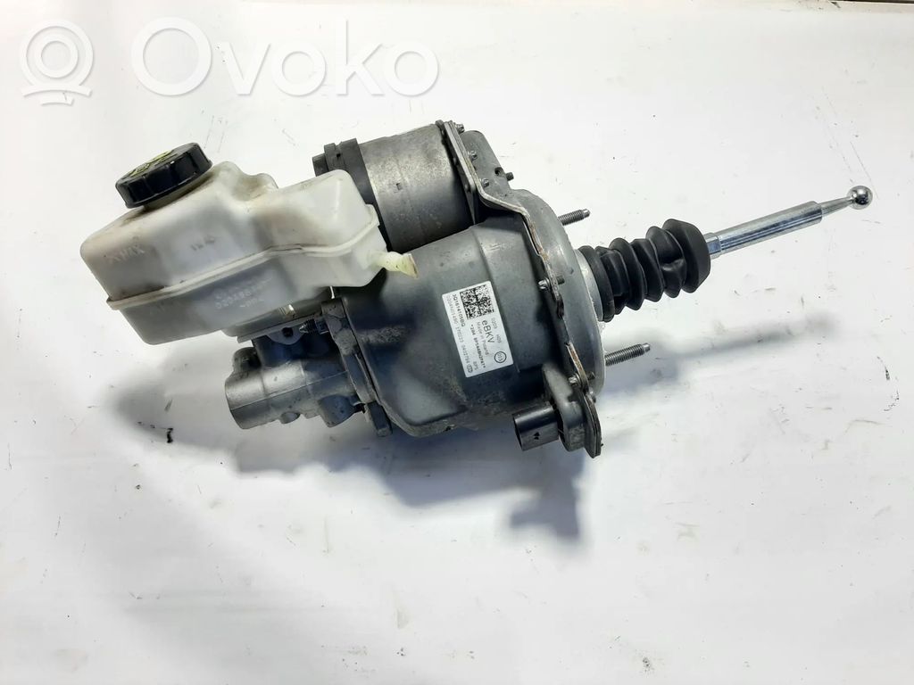 Volkswagen PASSAT B8 Wspomaganie hamulca 