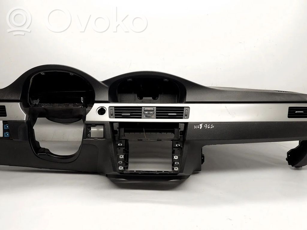 BMW 3 E90 E91 Dashboard 