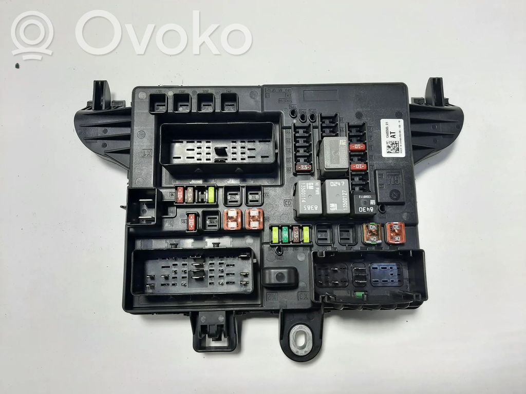 Opel Insignia A Fuse module 