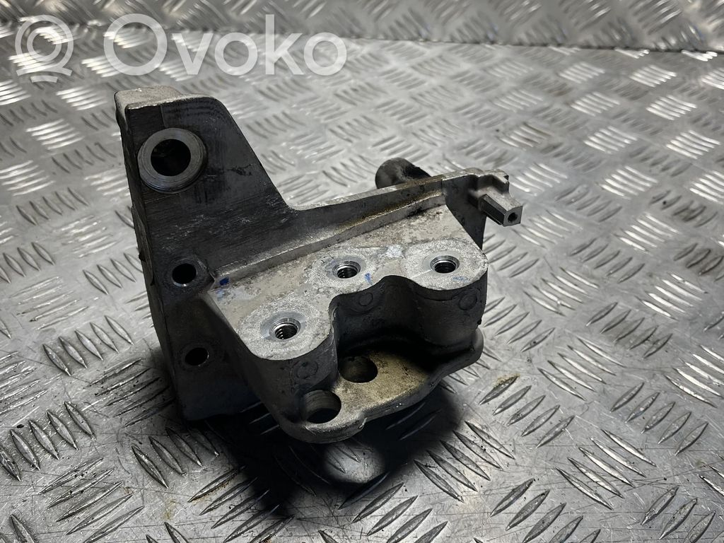 Jeep Compass Engine mounting bracket 