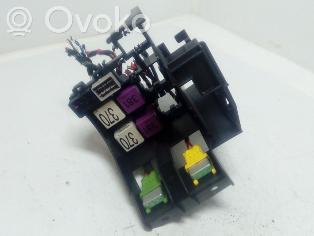 Audi A8 S8 D3 4E Sulakemoduuli 