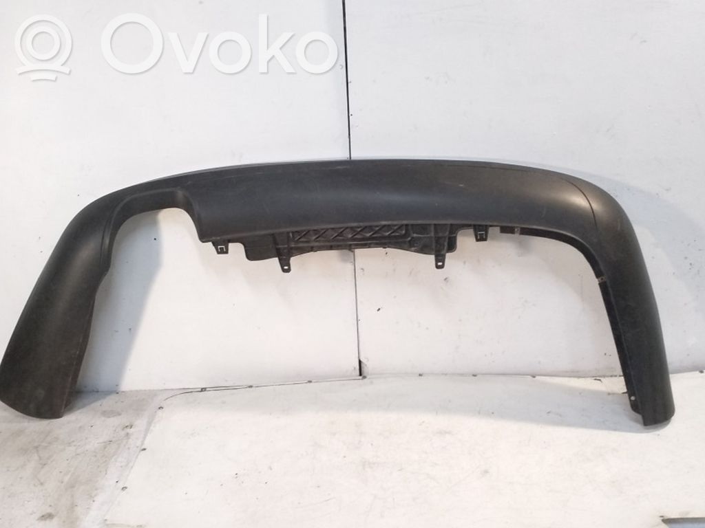 Volkswagen PASSAT B6 Moldura inferior del parachoques trasero 