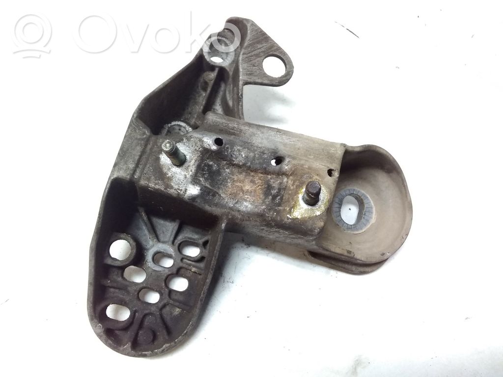 Audi A6 S6 C5 4B Engine mounting bracket 