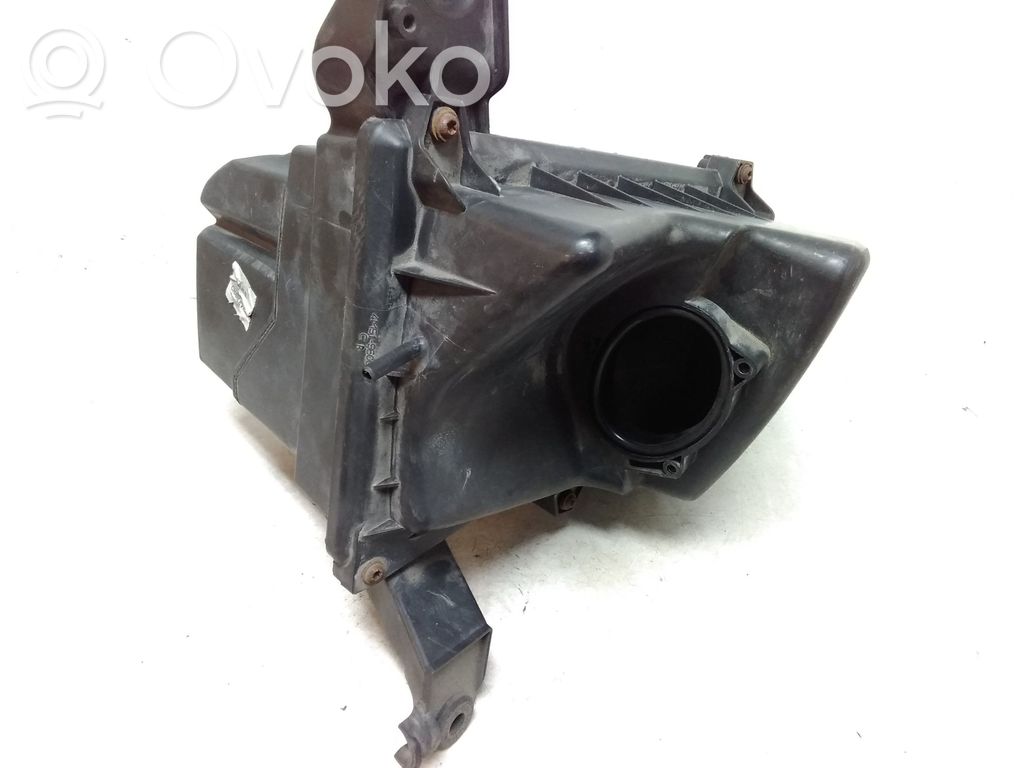 Ford Focus Air filter box 