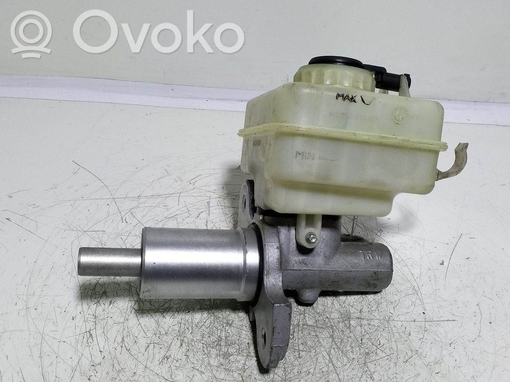 Pääjarrusylinteri   32067179D