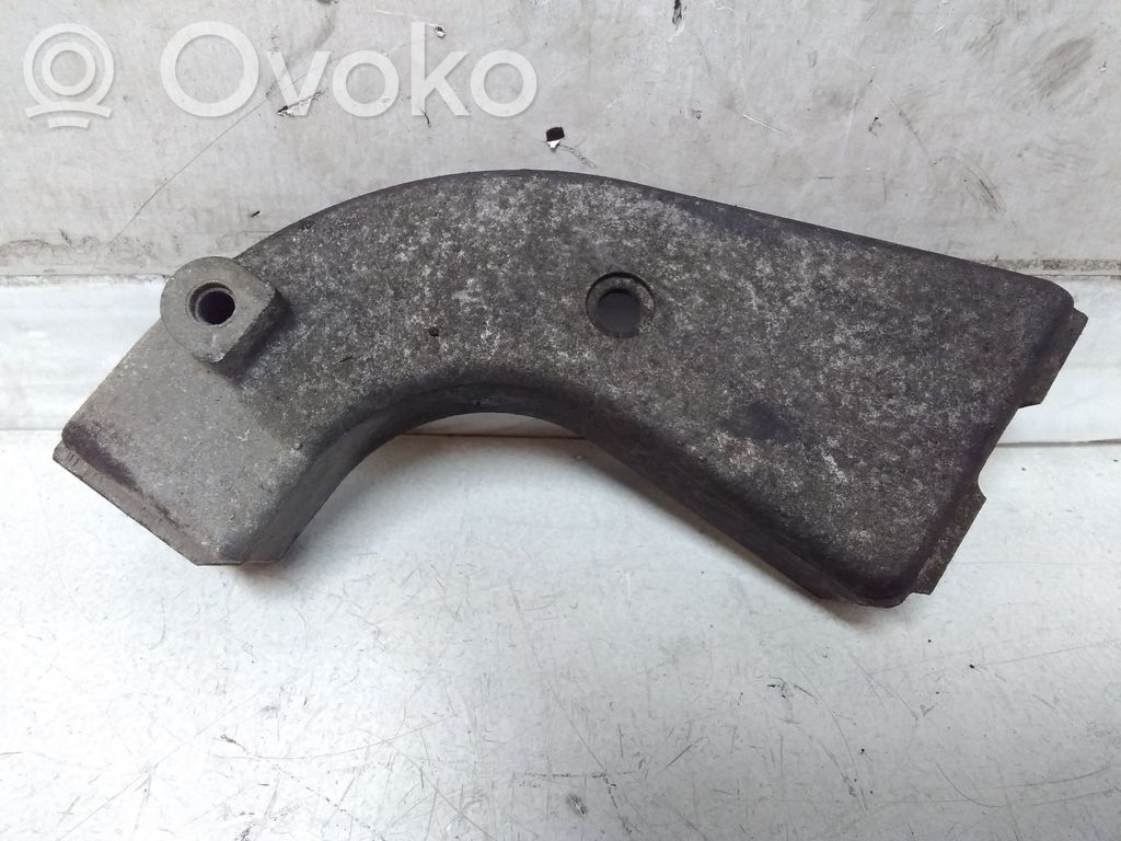 Alfa Romeo GT Engine mounting bracket 