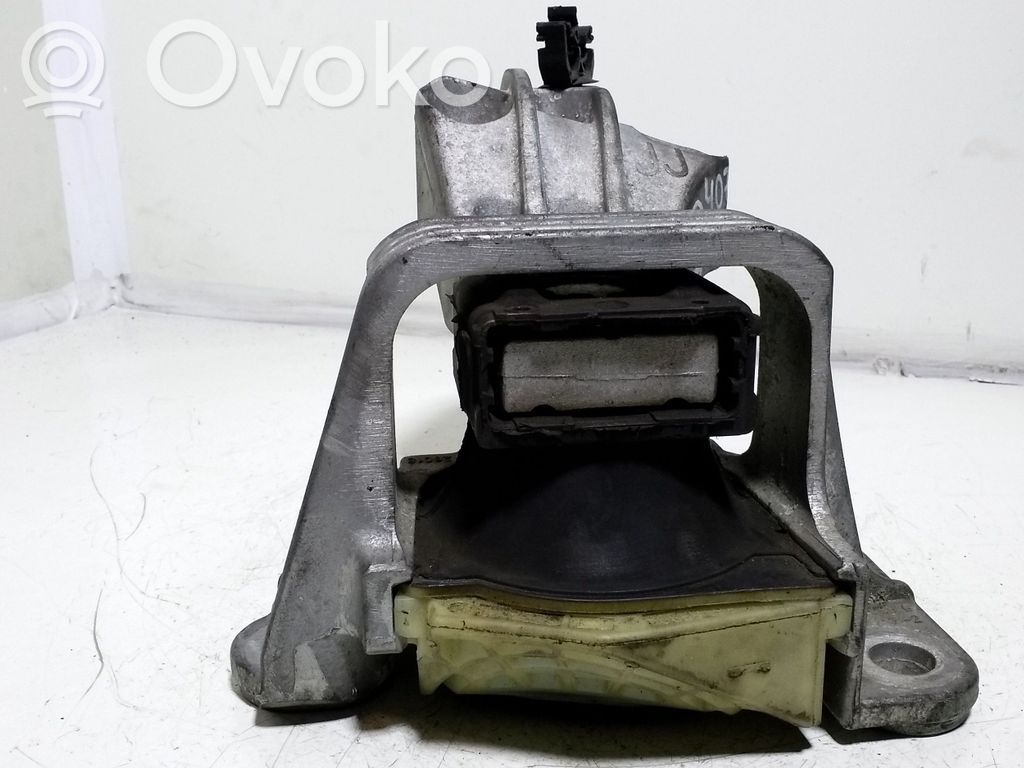 Renault Megane III Engine mount bracket 