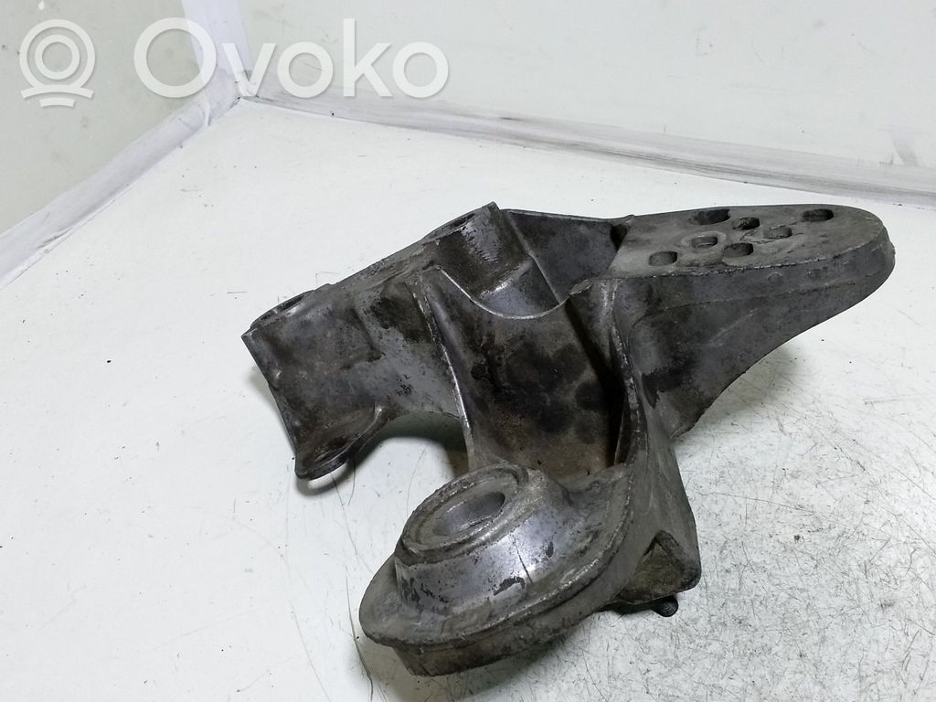 Audi A6 S6 C5 4B Engine mounting bracket 