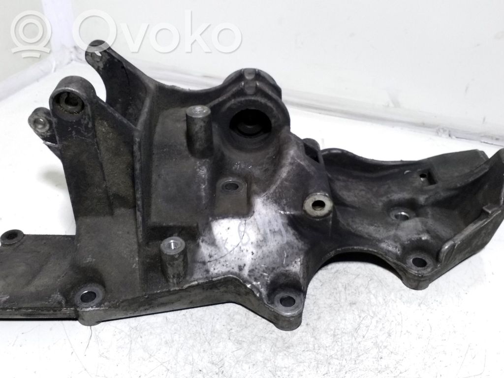 Audi A6 S6 C5 4B Soporte de montaje del compresor de A/C 