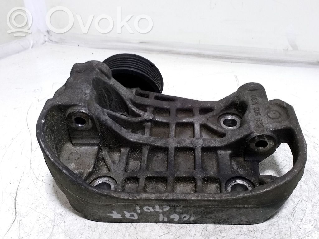 Audi Q7 4L Suport generator/alternator 